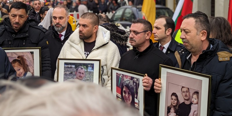 Rassismus tötet - die Polizei schaut weg